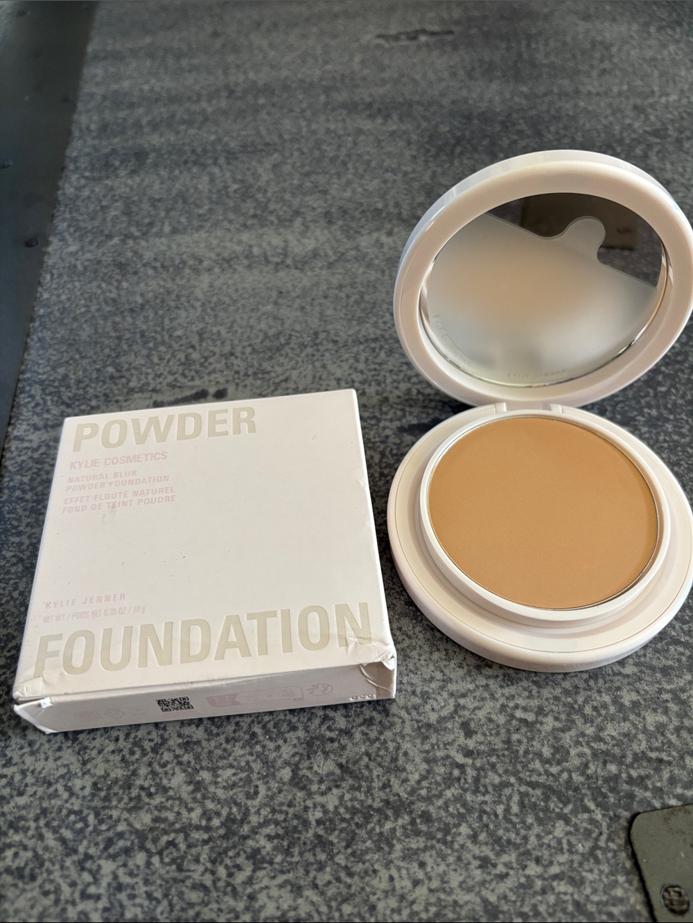 Kylie Cosmetics Powder Foundation - Natural Beige Compact